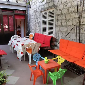 https://apartment-duje-josipa.hotels-in-trogir.com