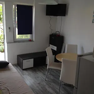 https://apartment-goreta.hotels-in-trogir.com
