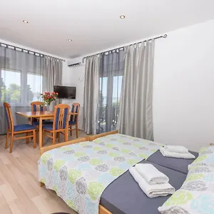 *** Gostinjska kuća Luxury Ivana Croatia